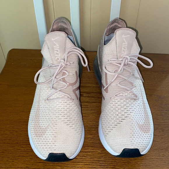 NIKE Sneakers/Tennis Shoes - Picture 1 of 13